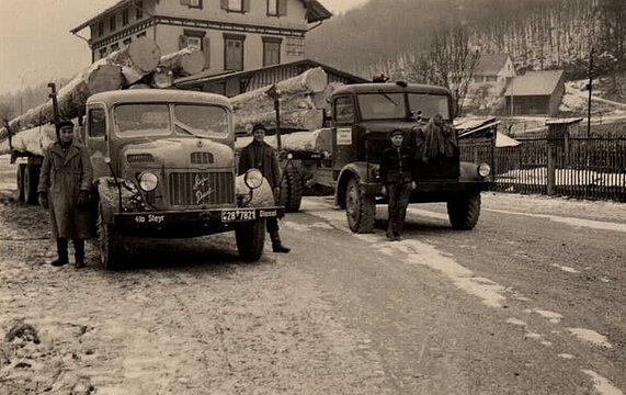 LKW zum Langholztransport aus 1951